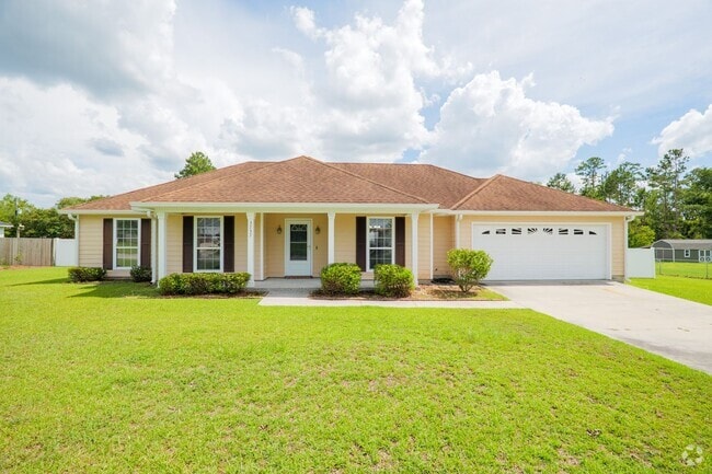 Building Photo - Available Now! Rental