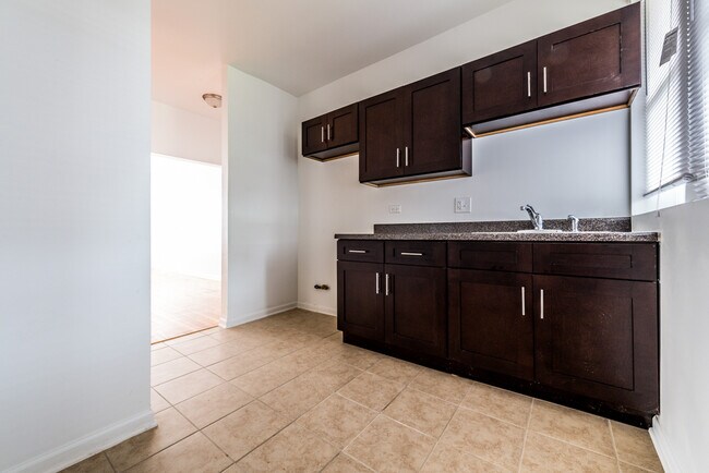 Photo - 7406 S Perry Ave