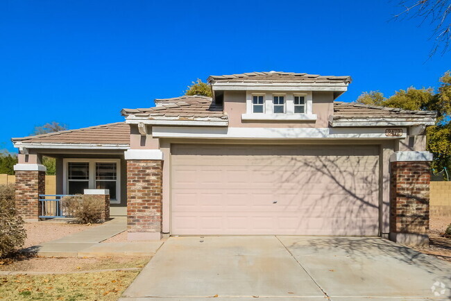 Building Photo - 2472 E Los Alamos St Rental