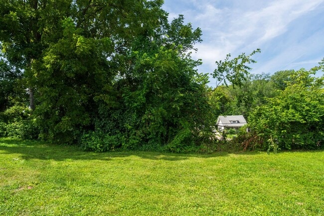 Photo - Charming 3-Bedroom Home with Spacious Layo...