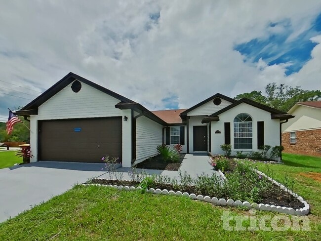 Building Photo - 7580 Falcon Trace Dr W