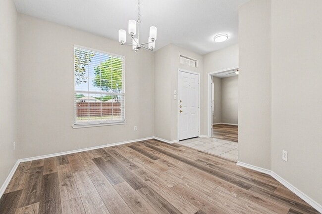 Photo - 1550 Charleston Dr