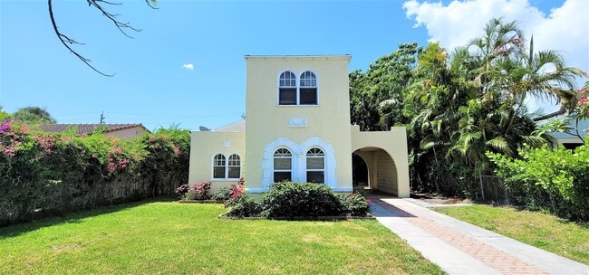 Building Photo - 438 26th St Rental
