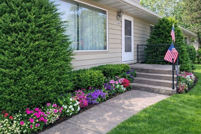 Photo - Click the “Apply Now” button or email wapmrentals@gmail.com for a prompt response.