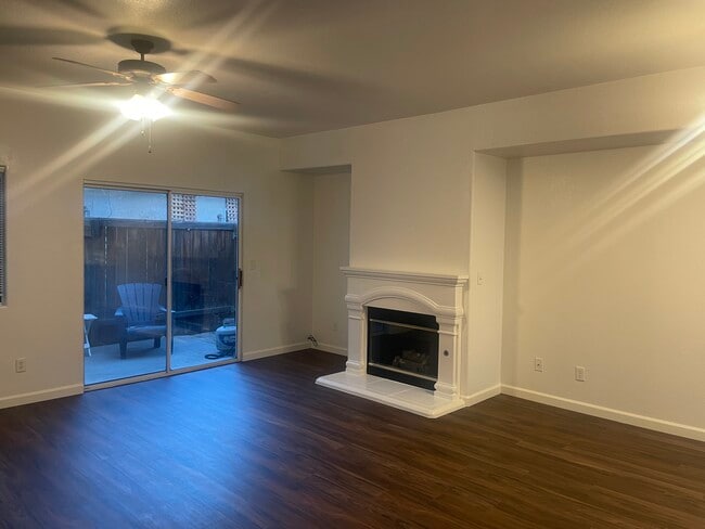 Photo - 1237 W Spruce Ave Unit 1239
