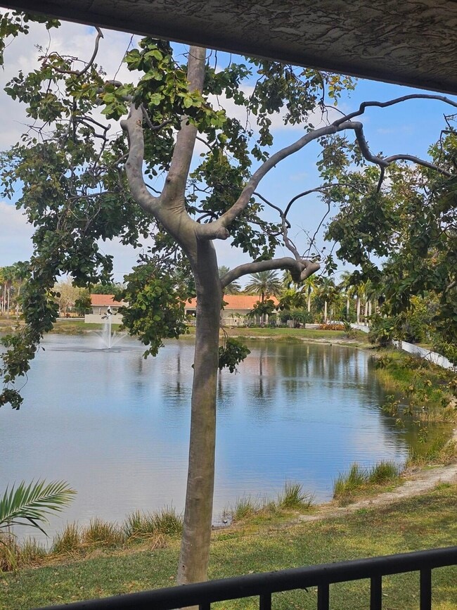 Photo - 1520 Windorah Way Unidad H