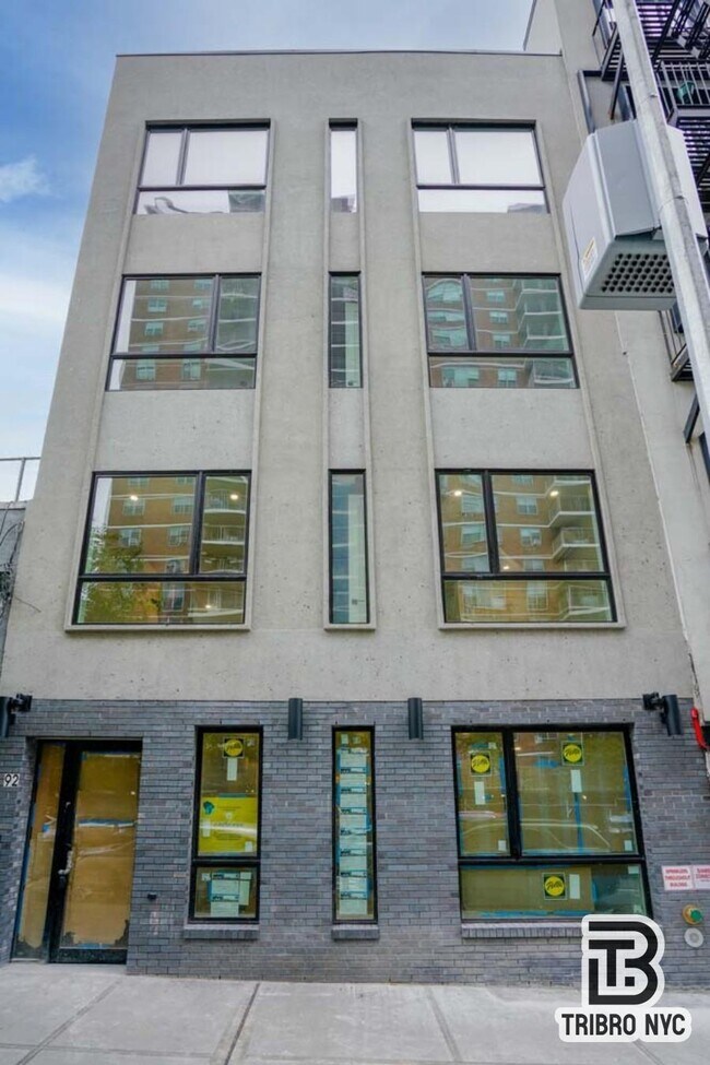 Building Photo - 3 bedroom in Brooklyn NY 11206 Unit 4B Rental
