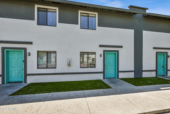Building Photo - 5010 N 22nd Ave