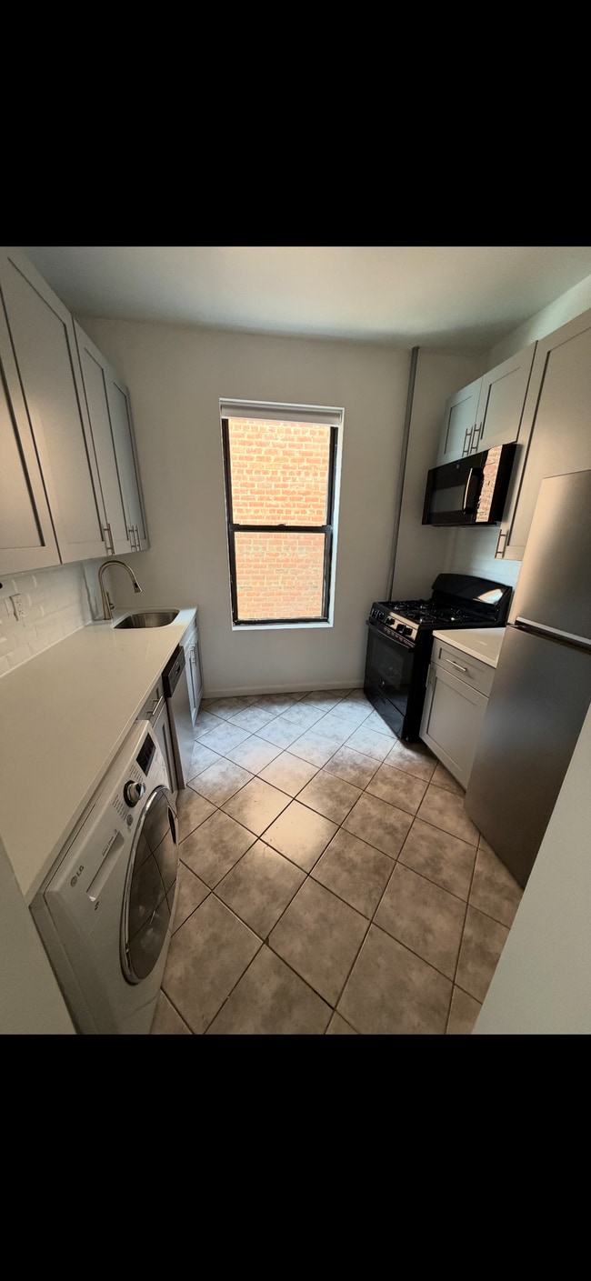 Photo - 30-17 34th St