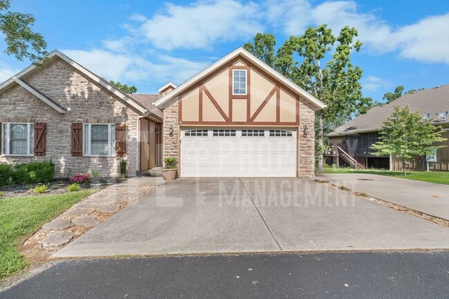 Photo - 3 Bedroom/2 Bath Duplex in Stonebridge Vil...
