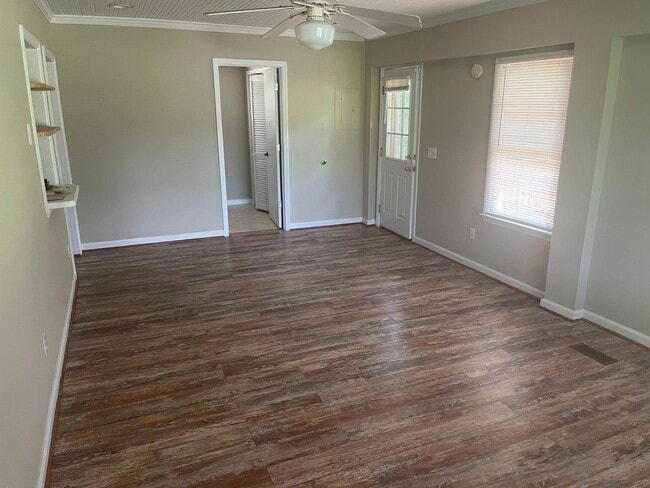 Photo - 515 Lee Rd 852