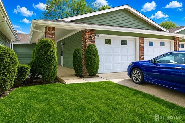 Photo - 332 Quinton Dr