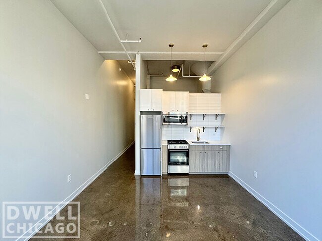 Photo - 640 N La Salle Dr