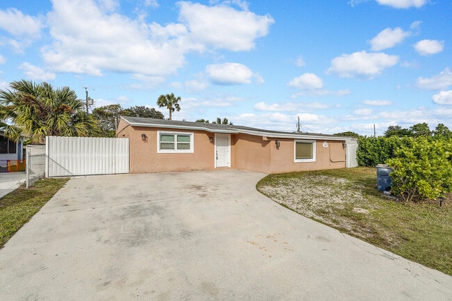 Building Photo - 4389 Bellewood St Rental