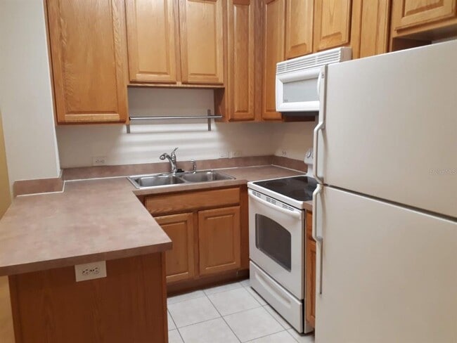Photo - 1111 Oscar Square Unit B