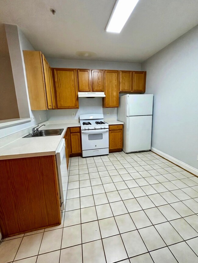 Photo - 2749 Middle Neck Rd