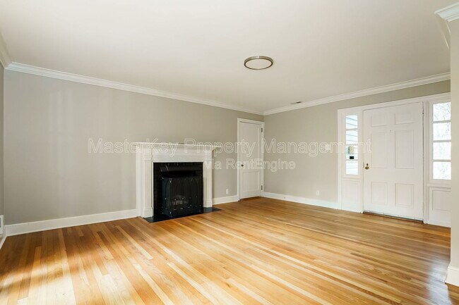 Photo - 3401 White Oak Rd