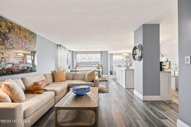 Building Photo - 675 Ocean Ave N Unit 4I