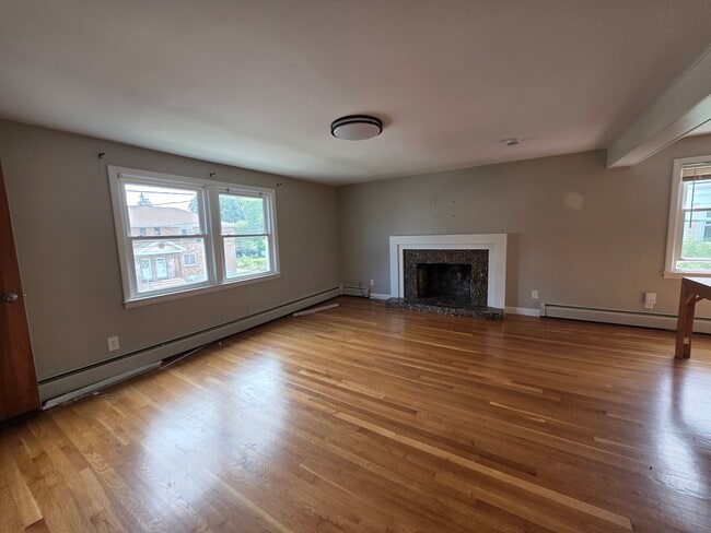 Photo - 28 Maplewood St Unit 2