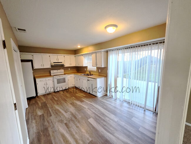 Photo - 10176 Haskins St