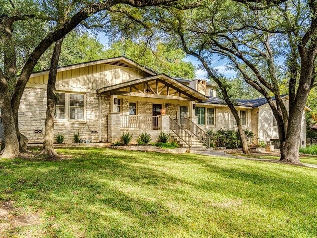 Building Photo - 404 Almarion Dr
