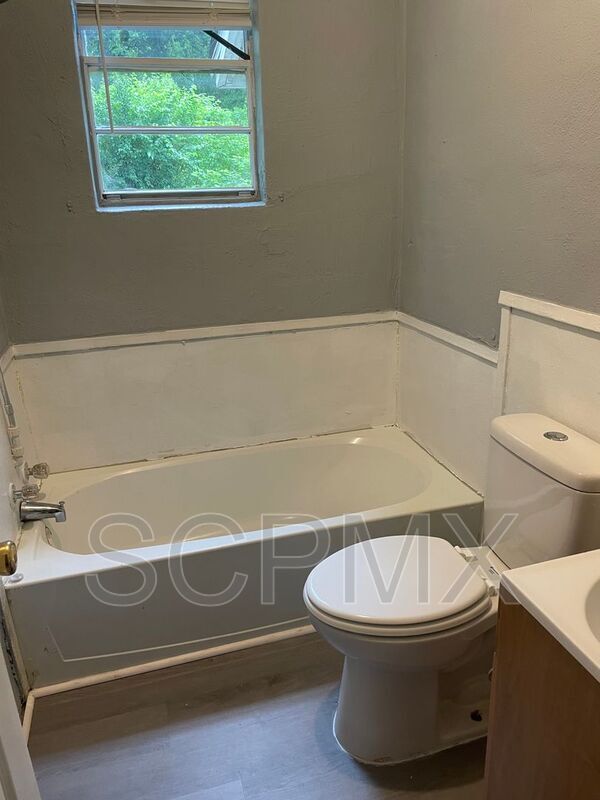 Photo - 949 Woods St SE