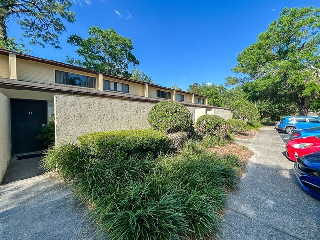 Adorable 2/2 in Grantwood - Adorable 2/2 in Grantwood Townhome
