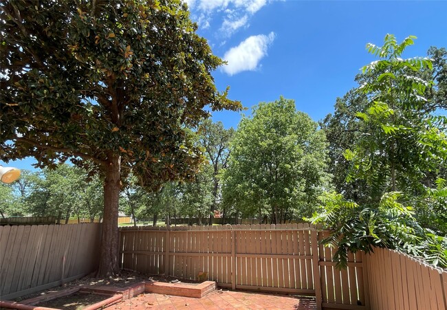 Photo - 12315 Glenview Dr