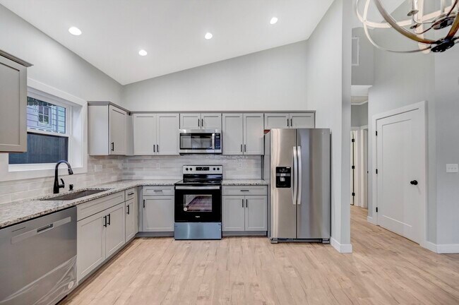 Photo - 627 Prescott Ave