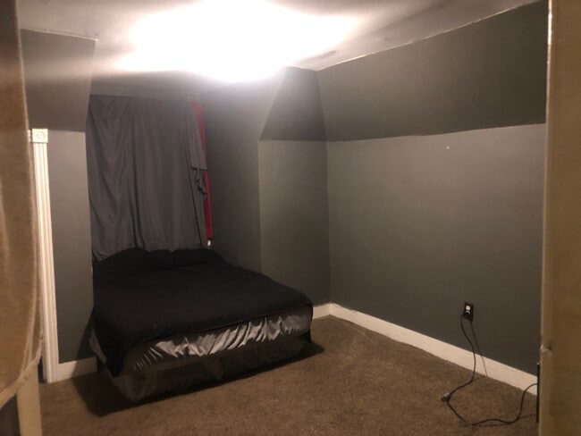 Building Photo - 5115 N 12th St