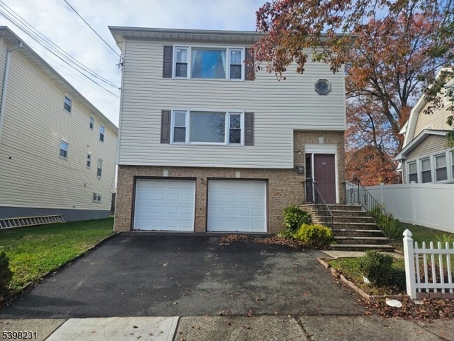 Building Photo - 99 Chapman Pl