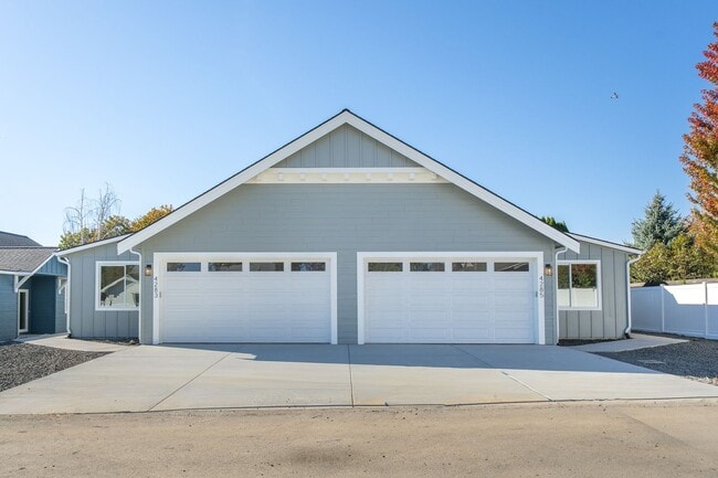 Building Photo - 4205 N Stout Ct Unit 4205 N Stout Lane