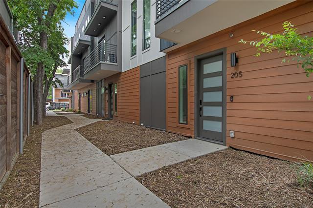 Building Photo - 4205 Roseland Ave