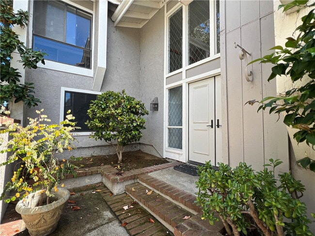 Photo - 8 Valley View