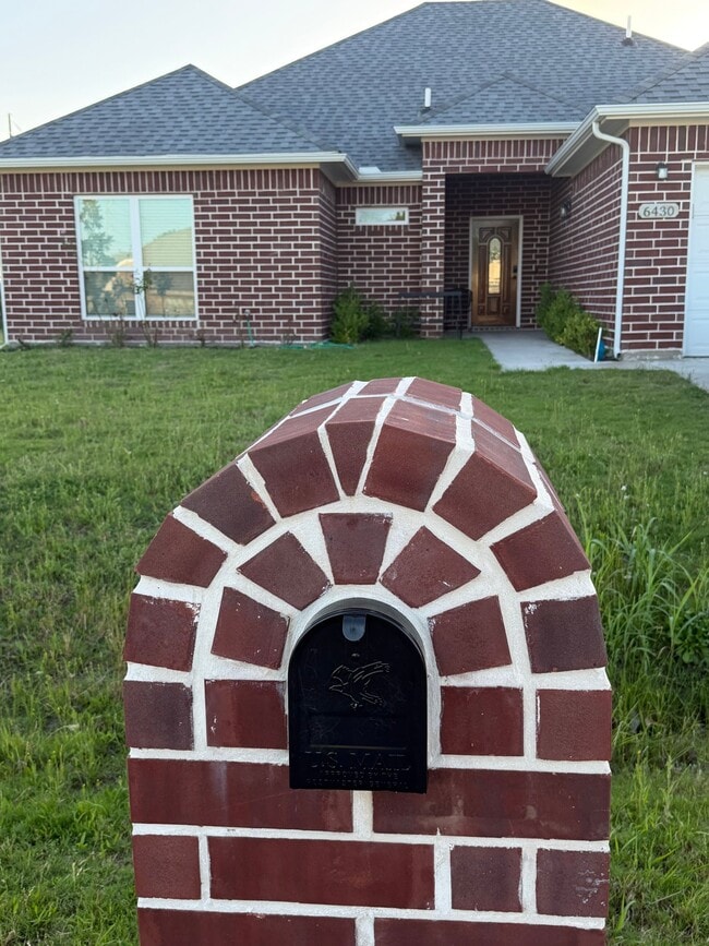 Building Photo - 6430 Rock Ridge Dr