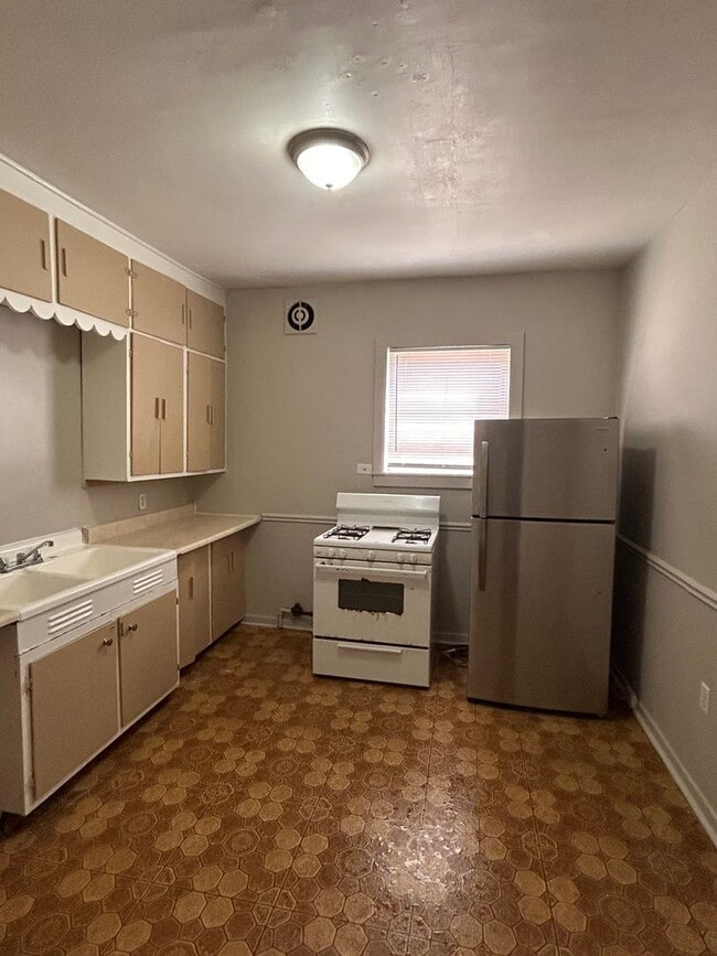 Photo - 2329 S Harrison St Unit 2329 S Harrison