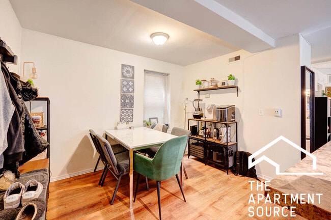 Photo - 1627 N Winchester Ave Unit CH1