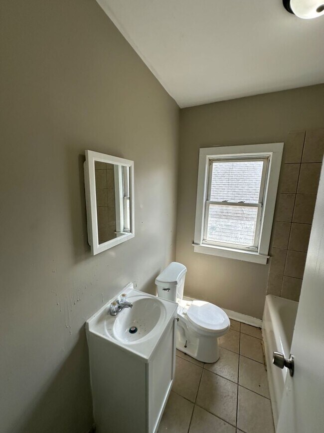 Photo - 2632-2634 N 50th St. (Duplex) Unidad 2634 (Upper)