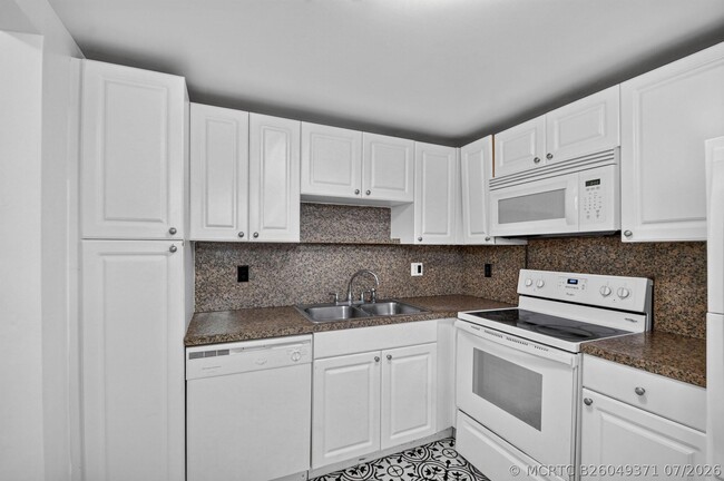Photo - 1505 Crescent Cir Unit B24