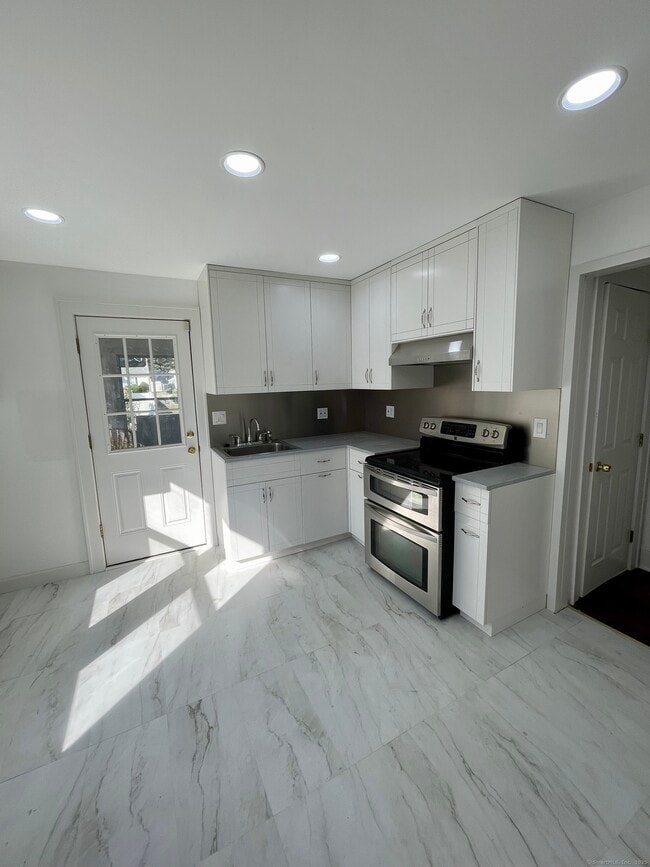 Photo - 65 Hinsdale Ave