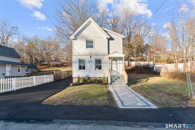 Building Photo - 93 Sunnyside Ave