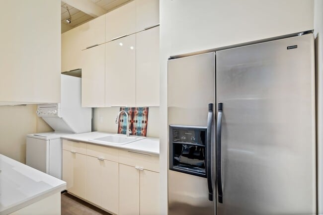 Photo - 2/2 with carport - fenced backyard