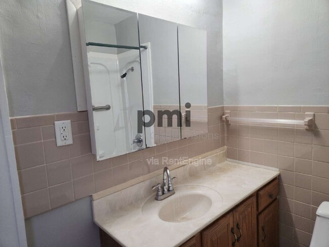 Photo - 18 East Dr