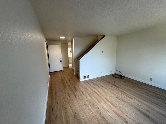 Photo - 1041/A/ Unit 1041/A/G