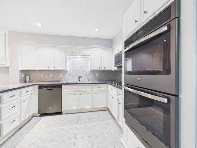 Photo - 7655 S Braeswood Blvd Unidad 45