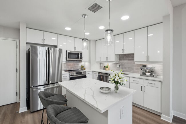 Photo - Senate Square