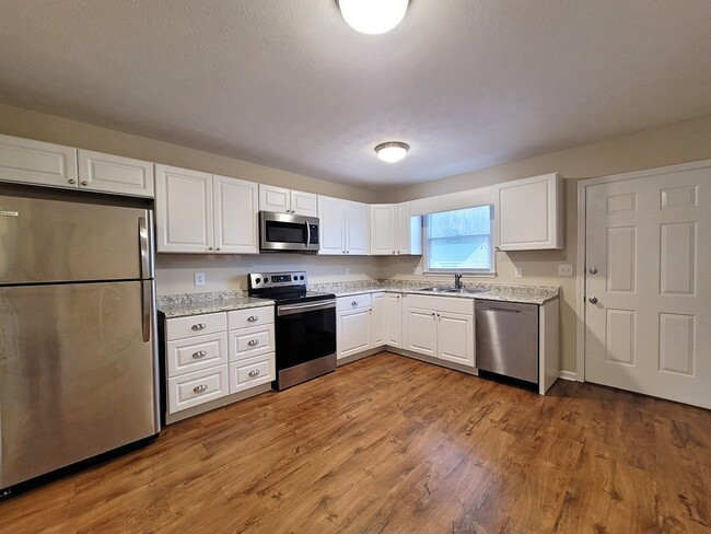 Photo - 962 Beverly Dr