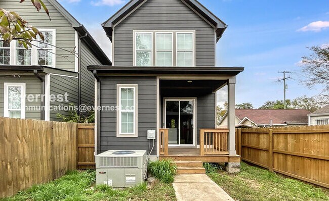 Photo - 1705 Cass St