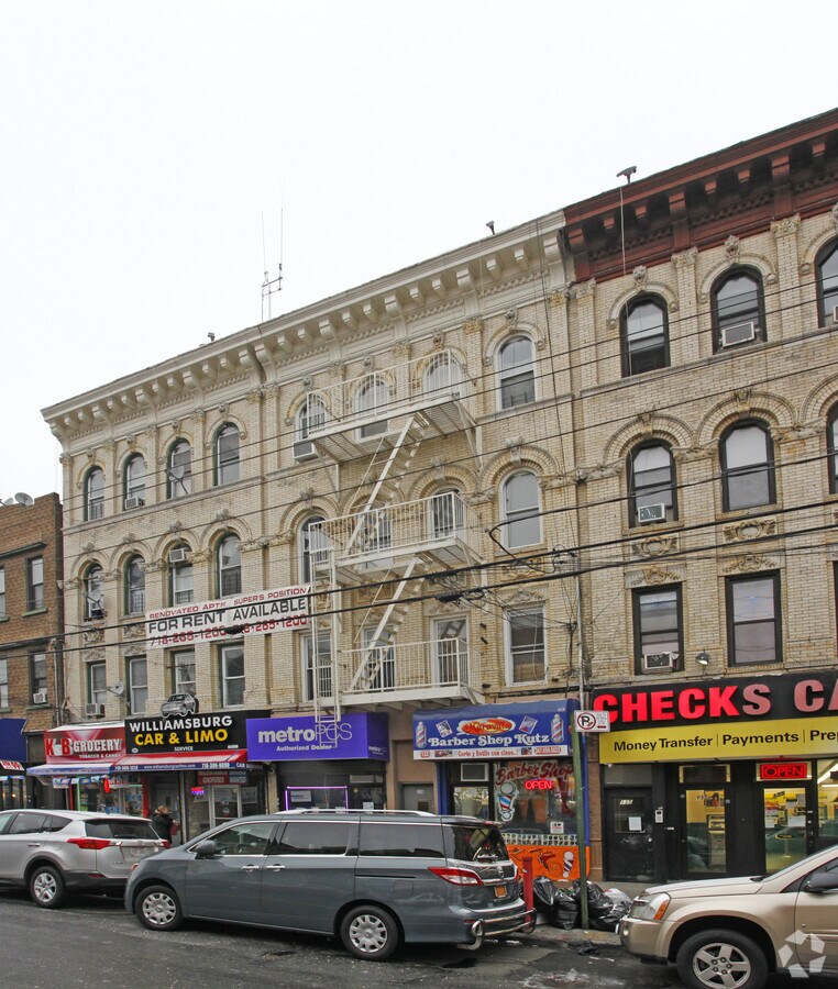 Photo - 133 Wyckoff Ave Apartments