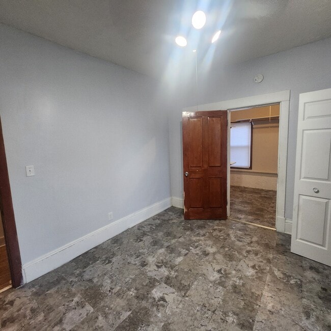 Photo - 468 Beaumont St Unit 2